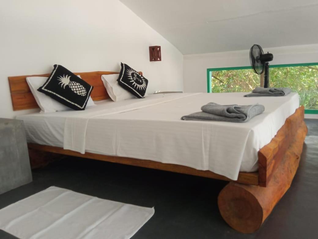 Beach House Kalukatiya - Family Villa, Seaview Room, Garden Room Dickwella Exterior photo