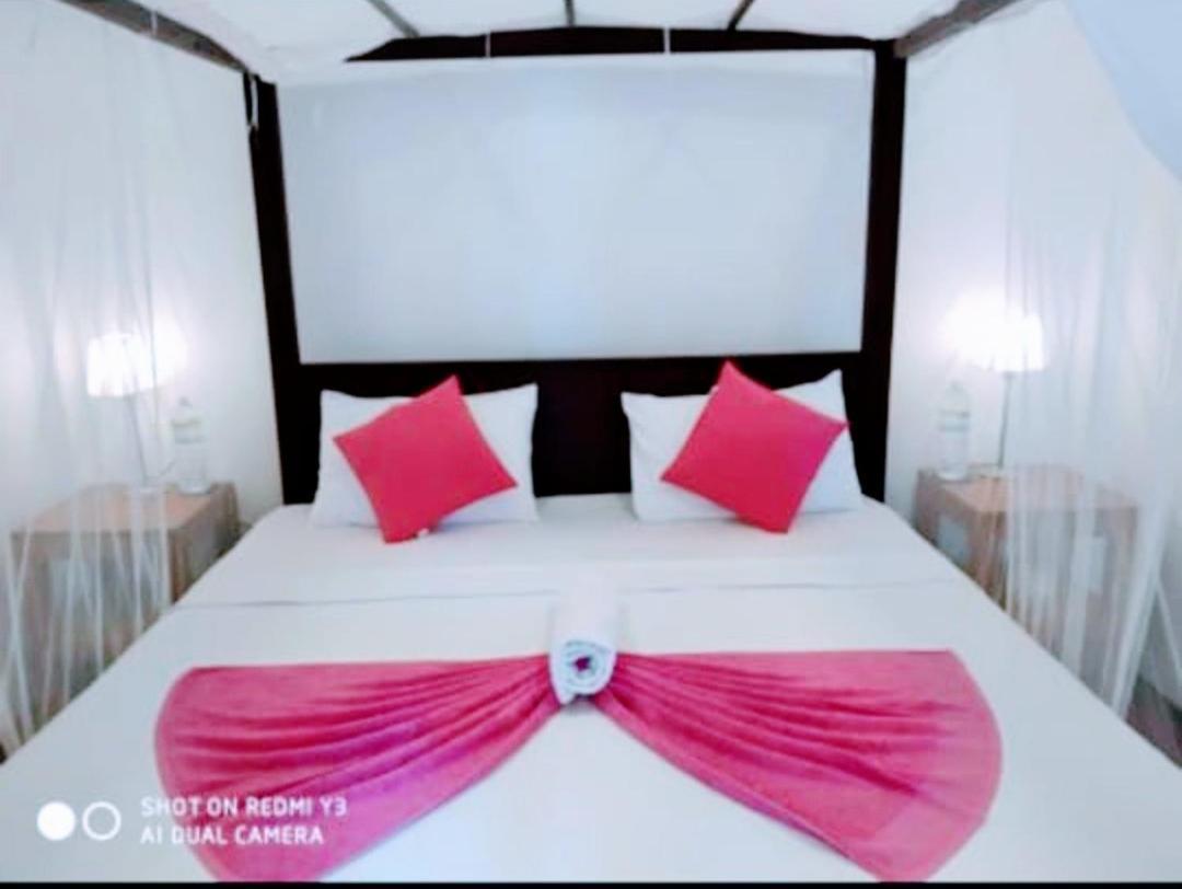 Beach House Kalukatiya - Family Villa, Seaview Room, Garden Room Dickwella Exterior photo
